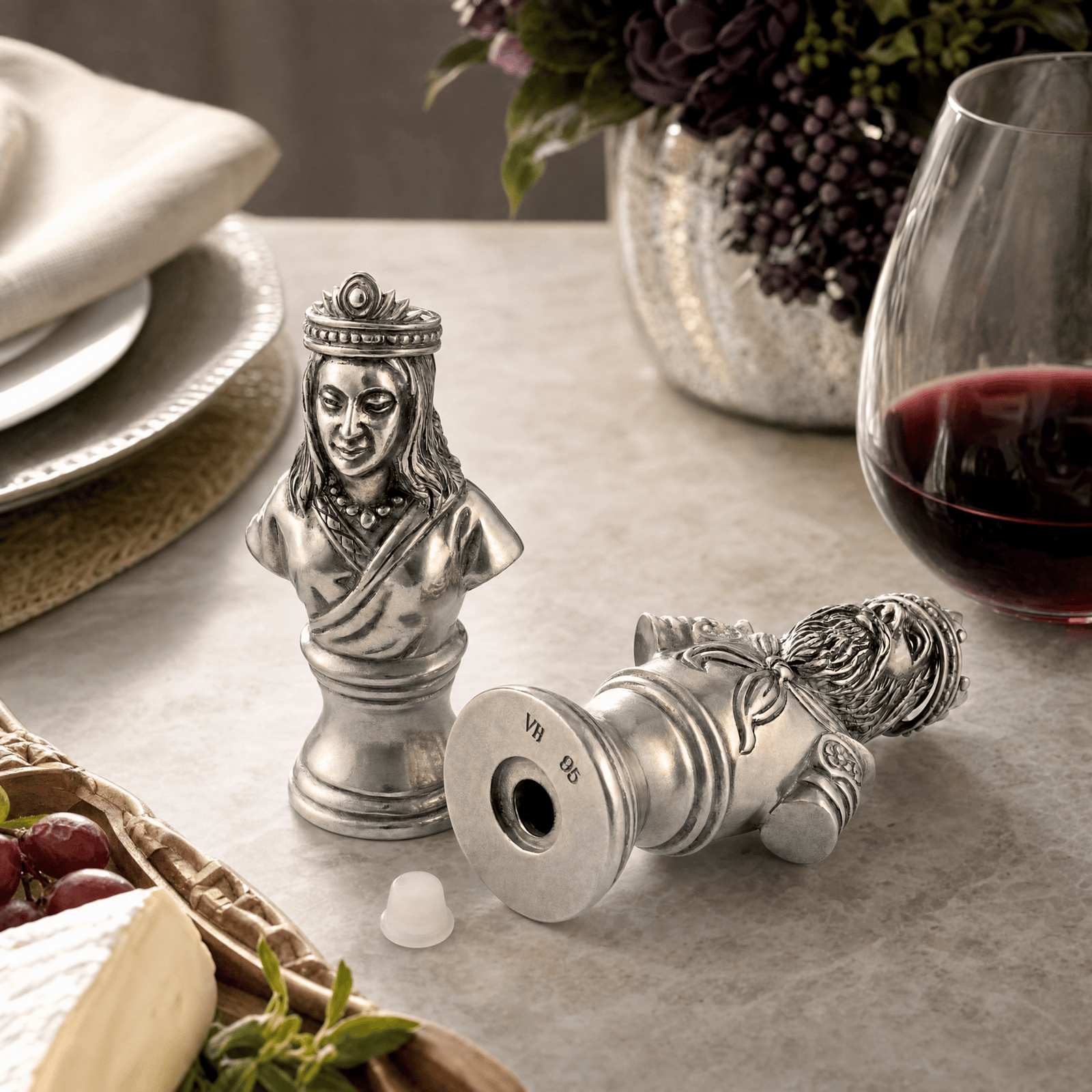 King and Queen Salt and Pepper Shaker 4