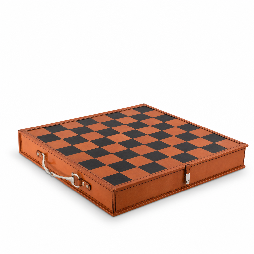 Bit Handle Amber Carriage Chess Set Board and Storage 10