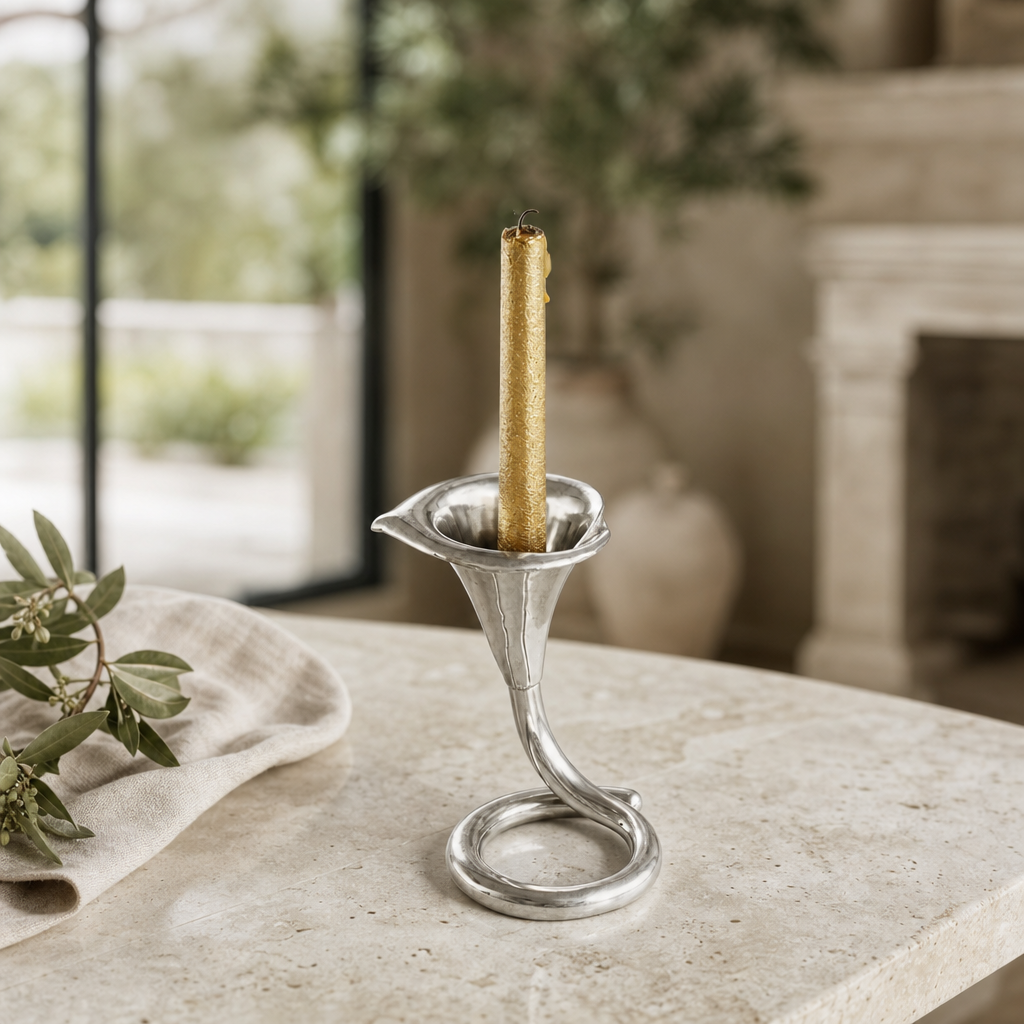 Lily Candlestick Short 4
