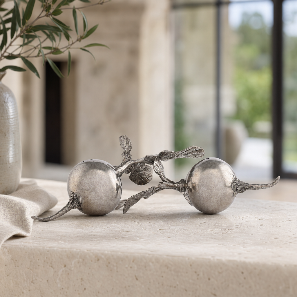 Radish Salt & Pepper Set 4
