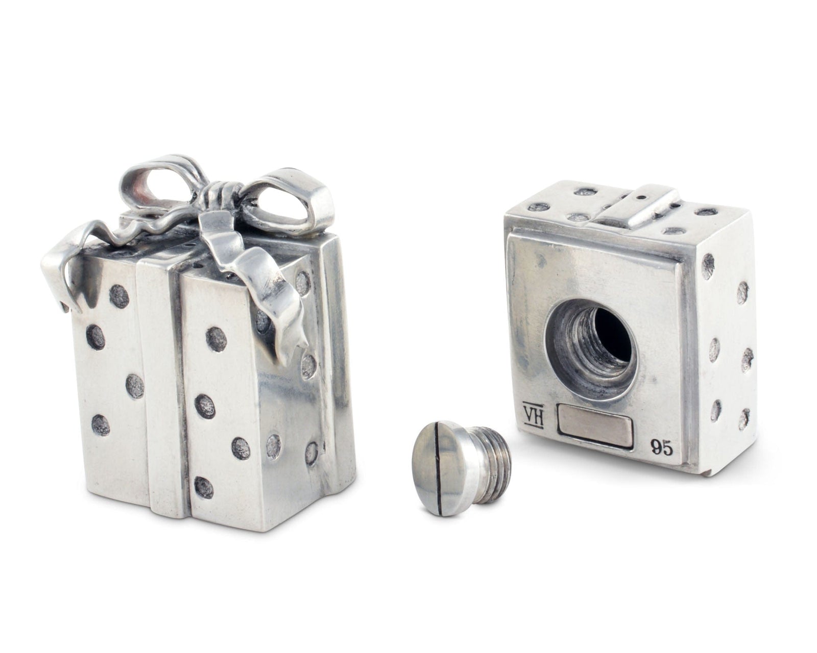 Vagabond House Holidays Christmas Package Salt and Pepper