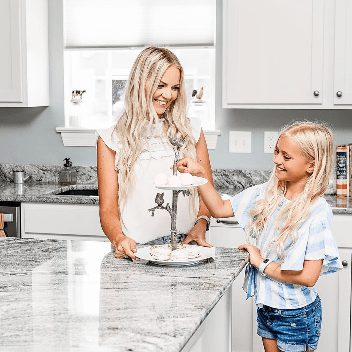 Song Bird Dessert Stand