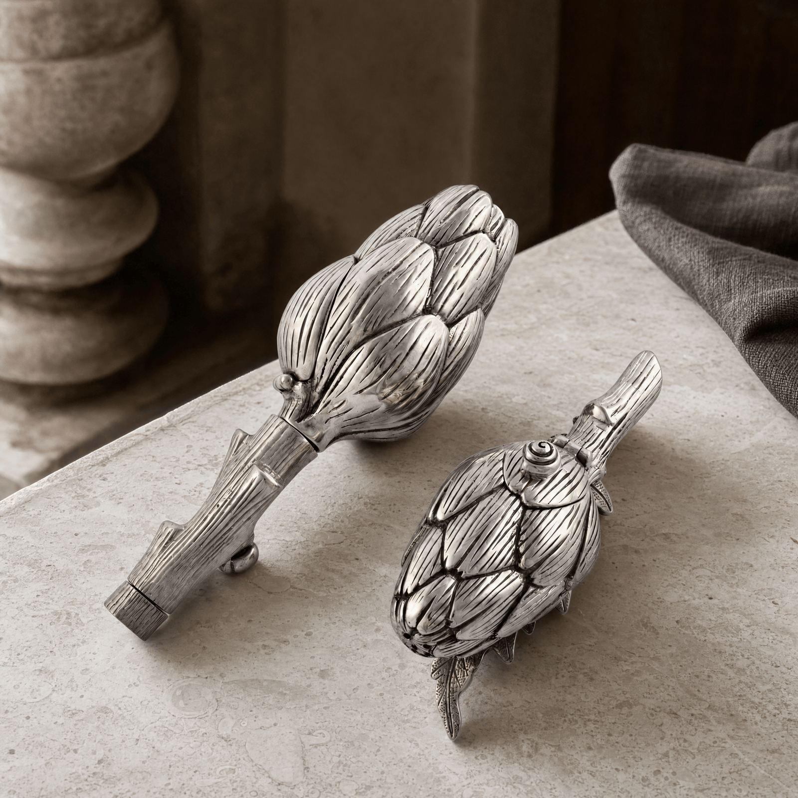 Artichoke Salt Shaker & Pepper Grinder Set 1