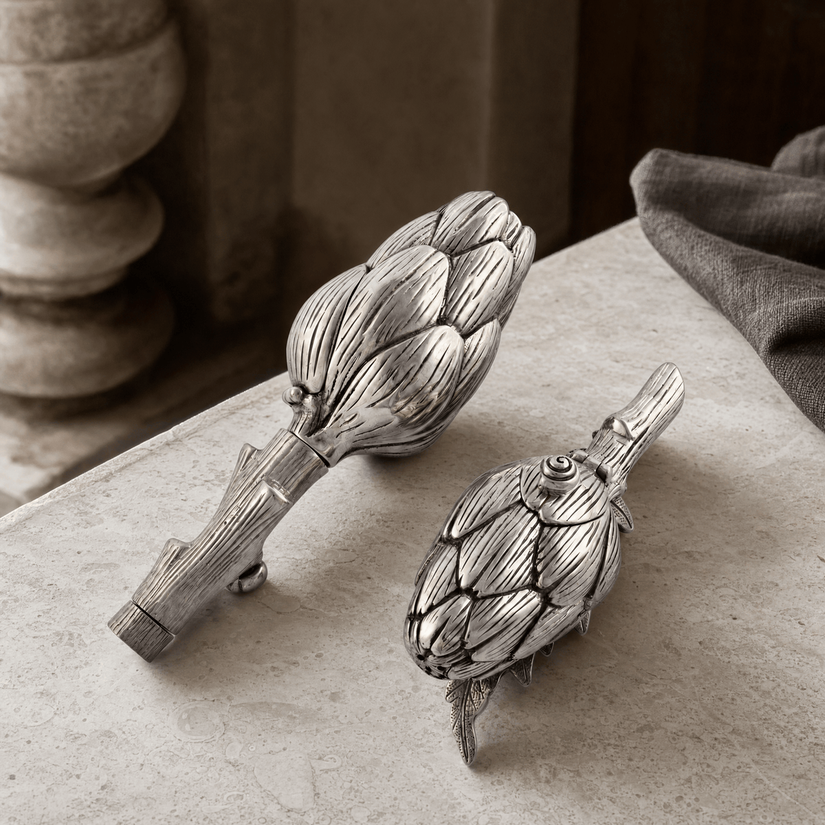 Artichoke Salt Shaker & Pepper Grinder Set 2