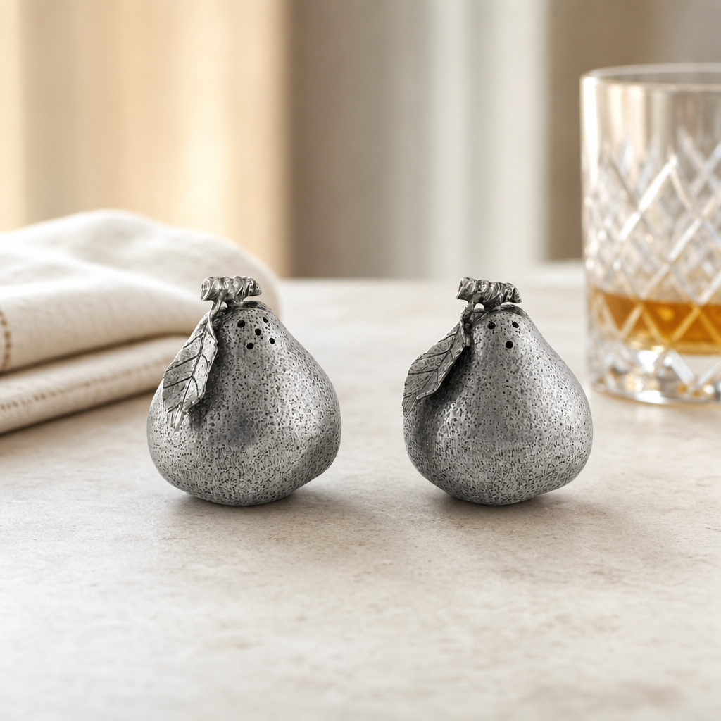 Pear Salt &amp; Pepper Set 2