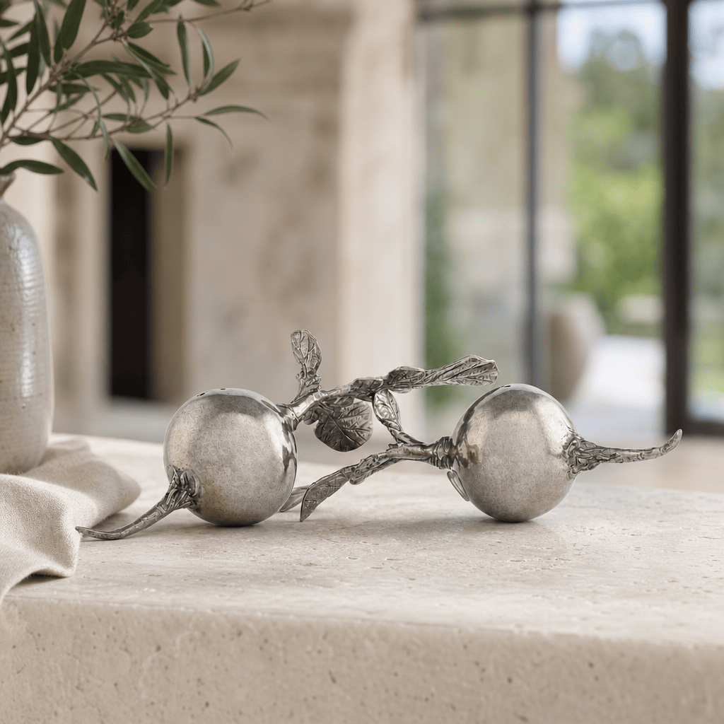 Radish Salt & Pepper Set 4