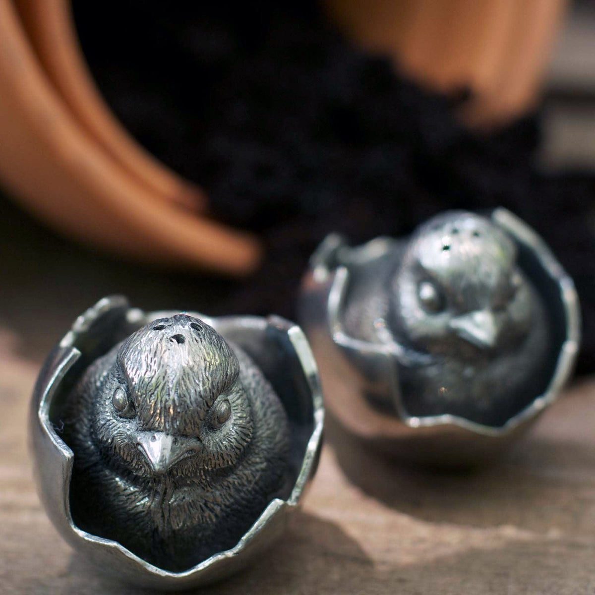 Vagabond House Garden Friends Chicks in Eggs Salt &amp; Pepper Set