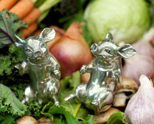 Vagabond House Garden Friends Happy Pigs Salt & Pepper Set