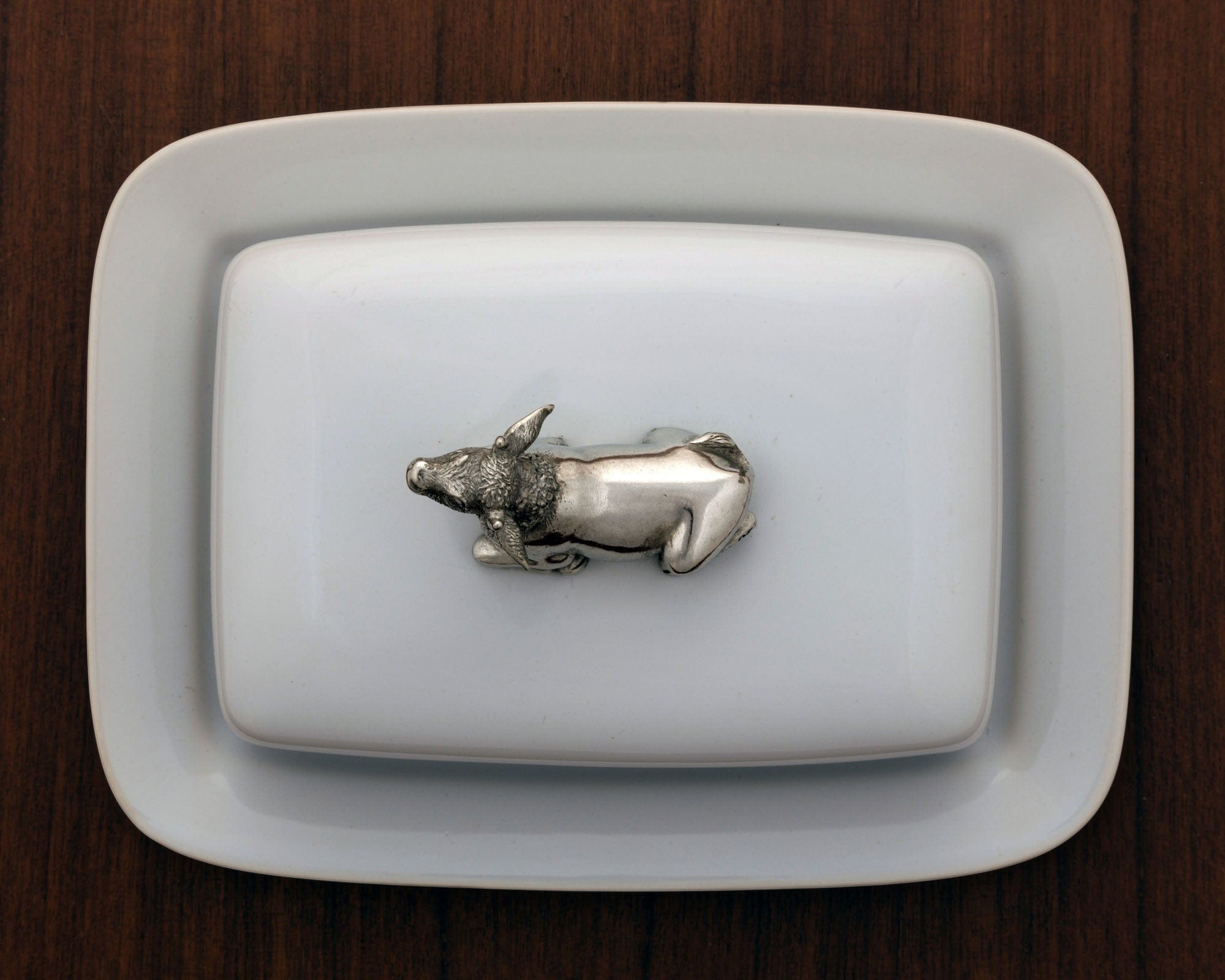 Vagabond House Garden Friends Stoneware Butter Dish with Pewter Mabel the Cow