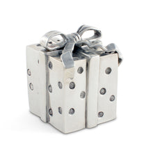 Vagabond House Holidays Christmas Package Salt and Pepper