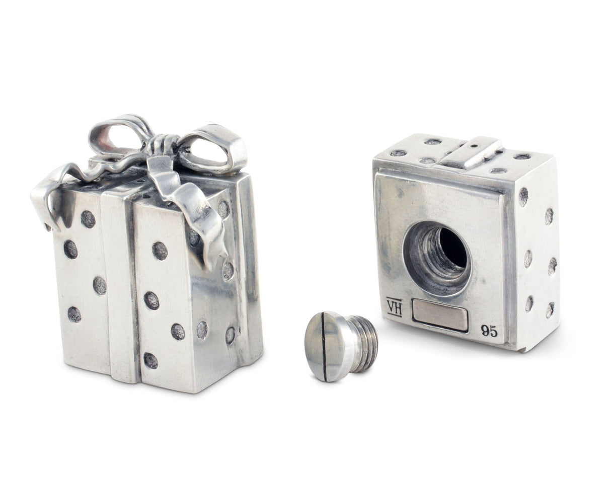 Vagabond House Holidays Christmas Package Salt and Pepper