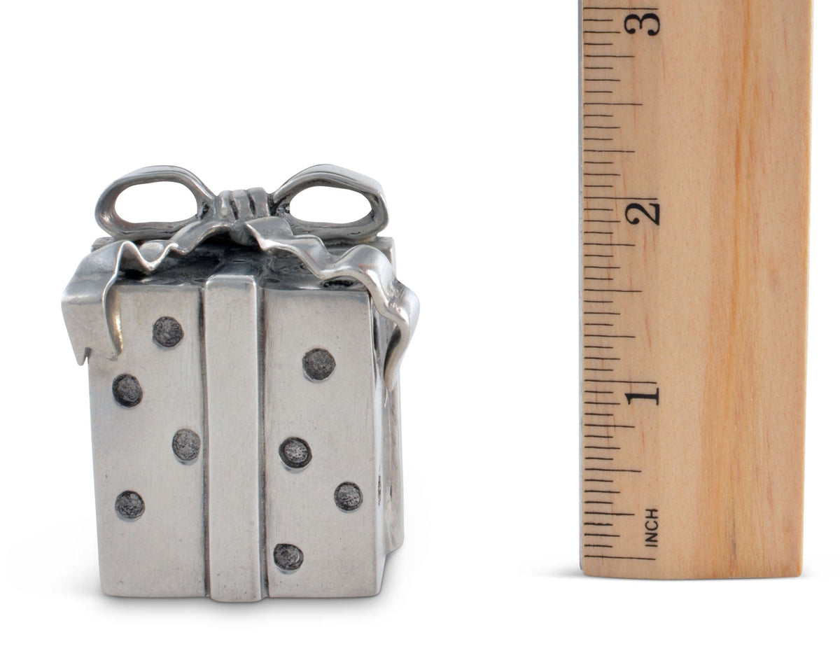 Vagabond House Holidays Christmas Package Salt and Pepper